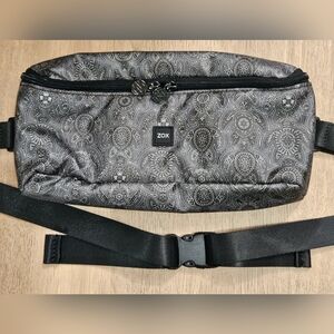 ZOX "RIDE THE WAVES" Turtle Mandala Collectible DAILY BELT BAG w tension straps